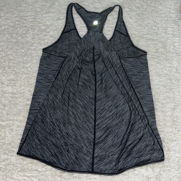 Lululemon Essential Tank, sz 6 - Picture 4 of 6